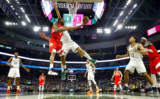 Leonard scores 35, Raptors beat Bucks 105-99 for 3-2 lead