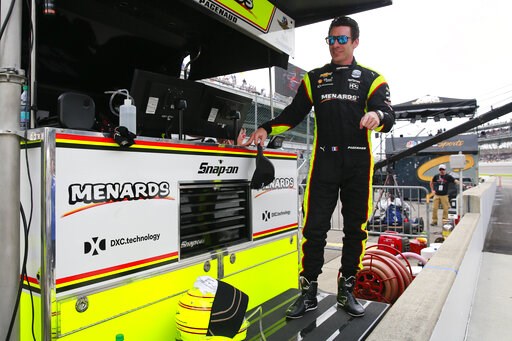 All eyes on skies as rain threatens Indianapolis 500