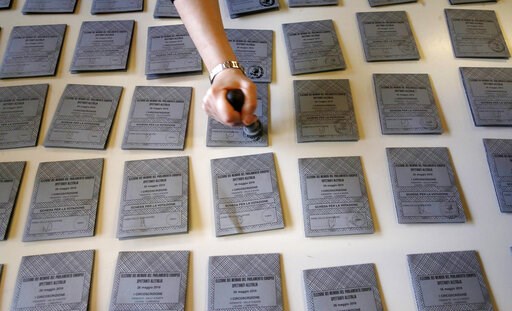 Europe's voters elect new parliament as nationalism mounts