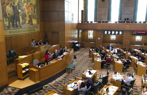 Never-ending reading: Oregon GOP tries to tie up Legislature