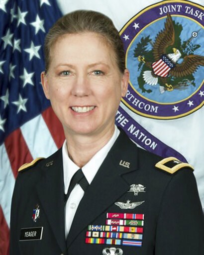 1st woman to take command of a US Army infantry division