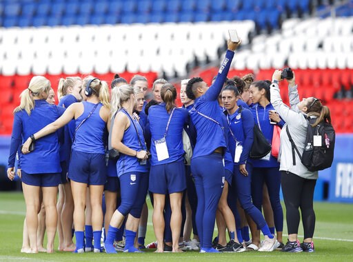 United States face Chile with chance to advance in World Cup